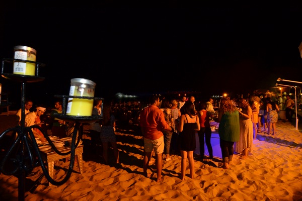 Edde Sands BBQ Pieds Dans Leau